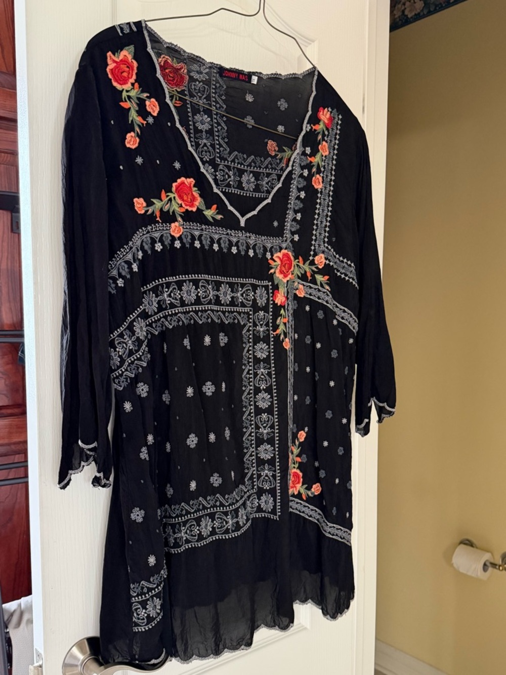 Johnny Was Embroidered Black Floral V-Neck Women's Top 1x
